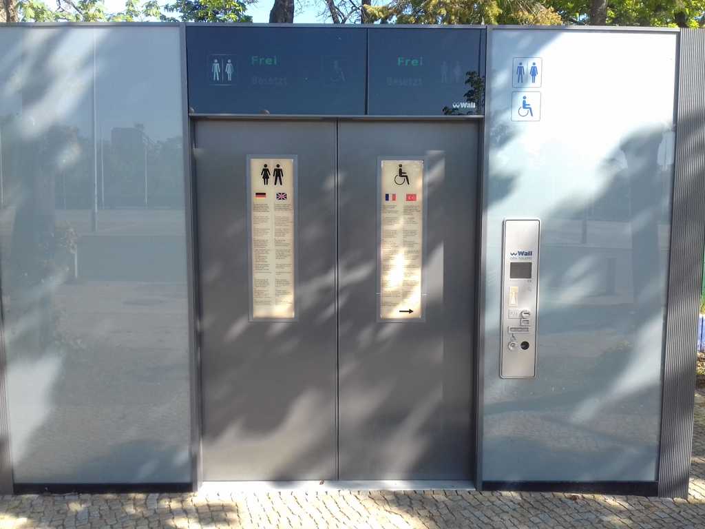 Berliner Toilettenhaeuschen
